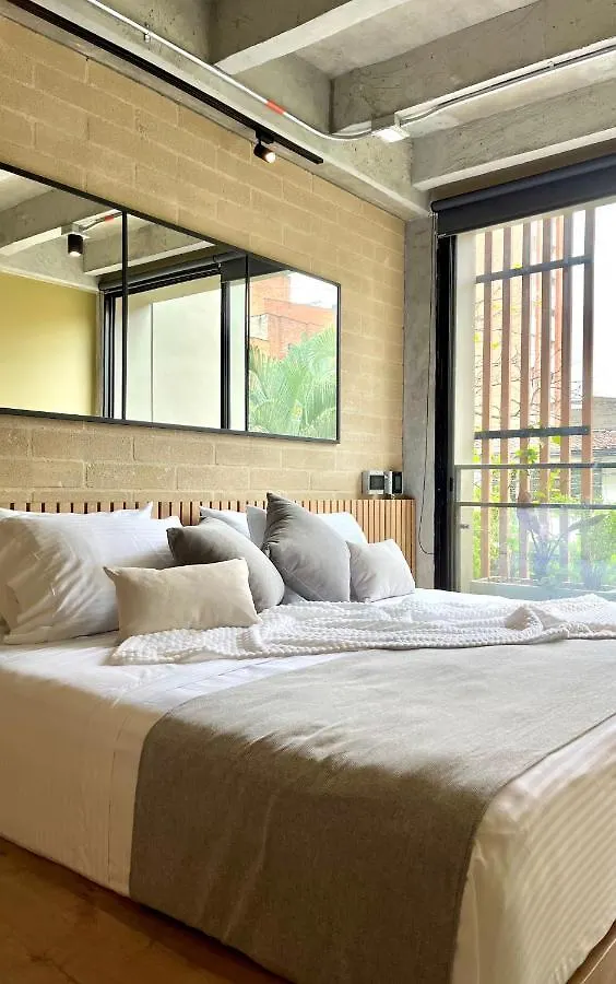 Beminimal Hotel 메딜린 4*,