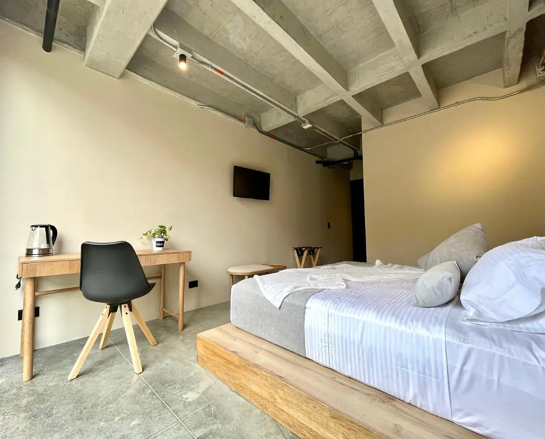 Beminimal Hotel 메딜린