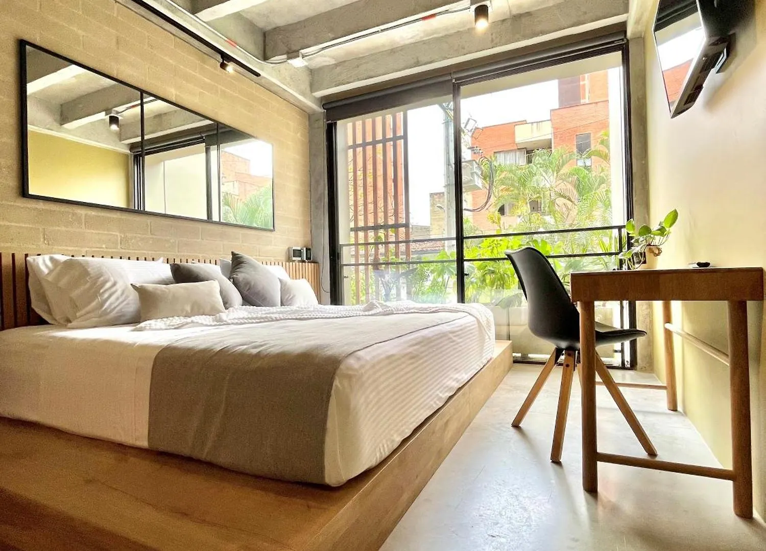 Beminimal Hotel 메딜린